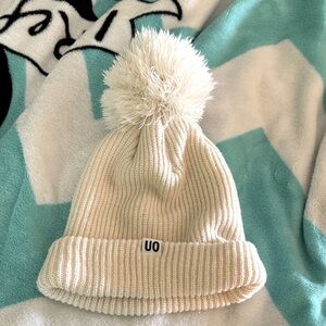 SALE⛄️Urban Outfitters Cream Knit Pom-Pom Hat
